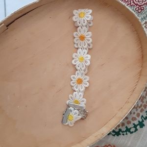 Sunflower choker
